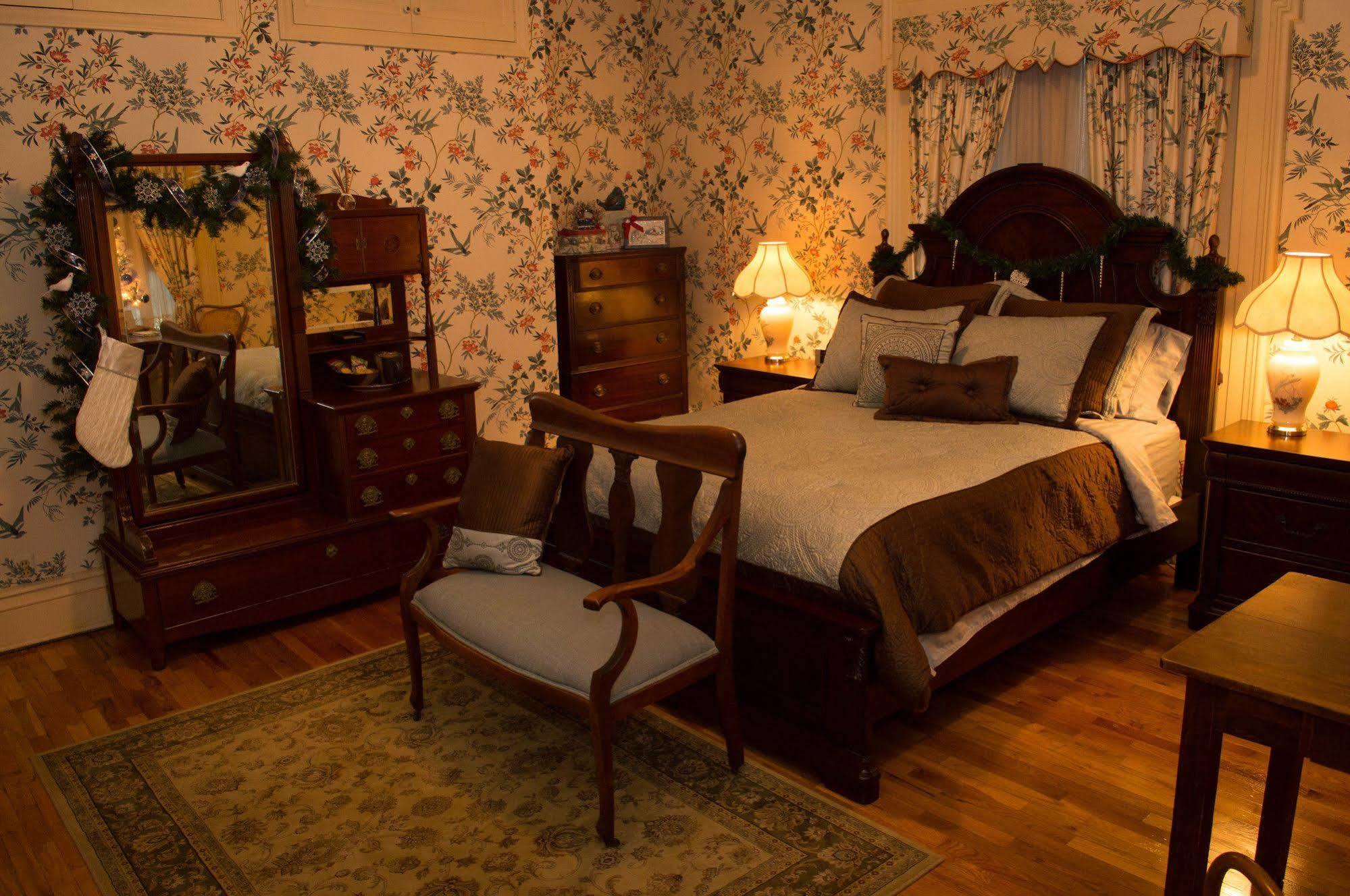 Silver Heart Inn&Cottages Independence Exteriör bild